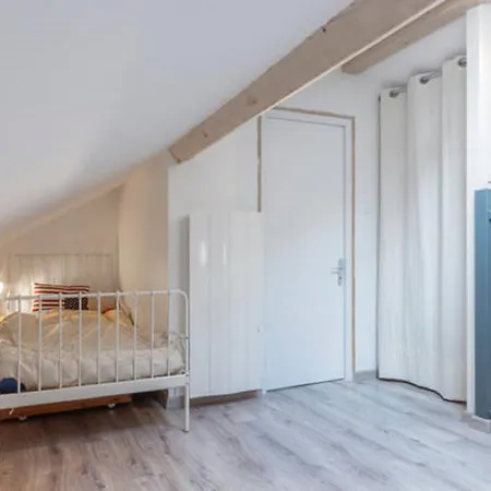 Agréable, Jardin, Toute équipée, Proche Du Marché, à 300m Casa de Férias