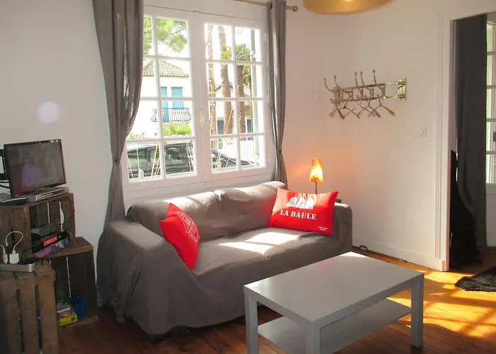 Hébergement de vacances Agréable, Jardin, Toute équipée, Proche Du Marché, à 300m *