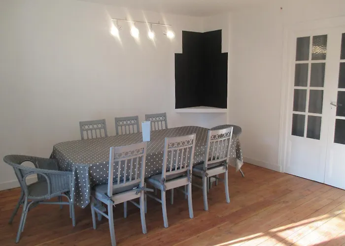 Agréable, Jardin, Toute équipée, Proche Du Marché, à 300m *